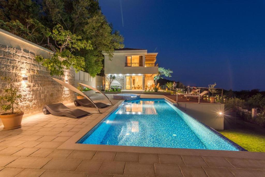 Luxury Villa Crystal Blue Свети-Стефан Экстерьер фото