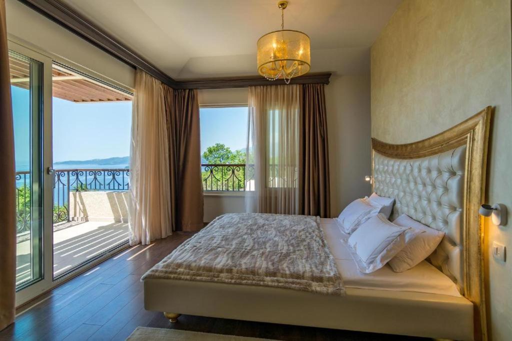 Luxury Villa Crystal Blue Свети-Стефан Экстерьер фото