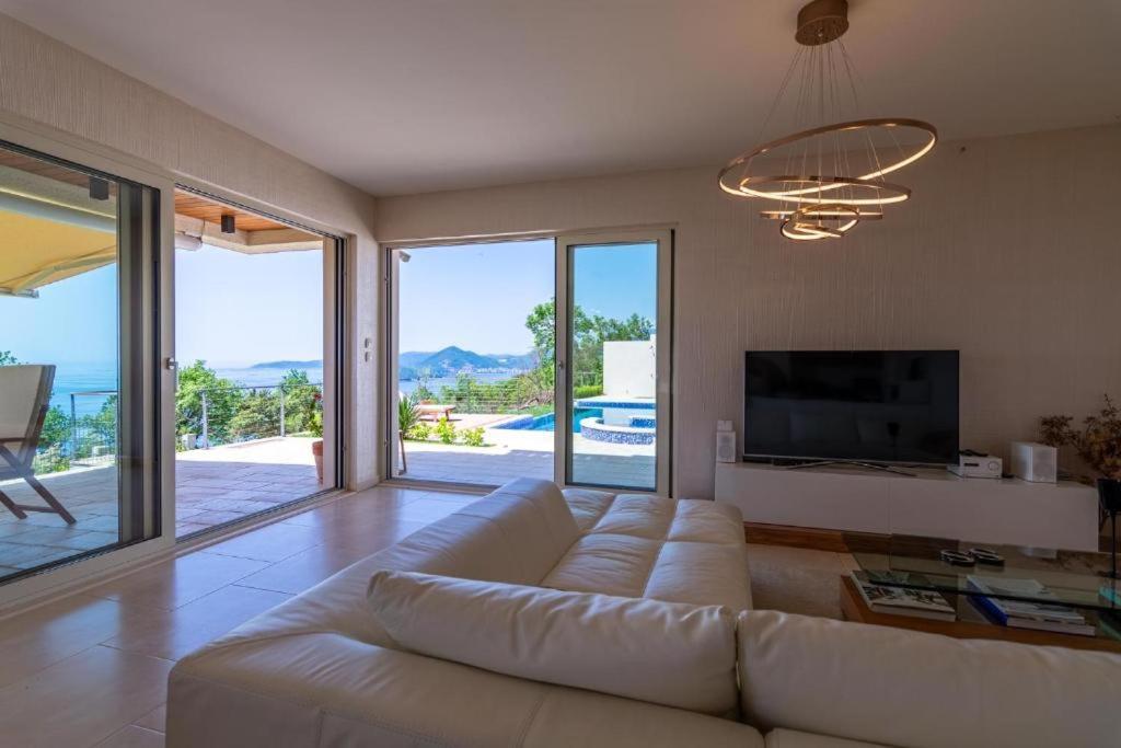Luxury Villa Crystal Blue Свети-Стефан Экстерьер фото
